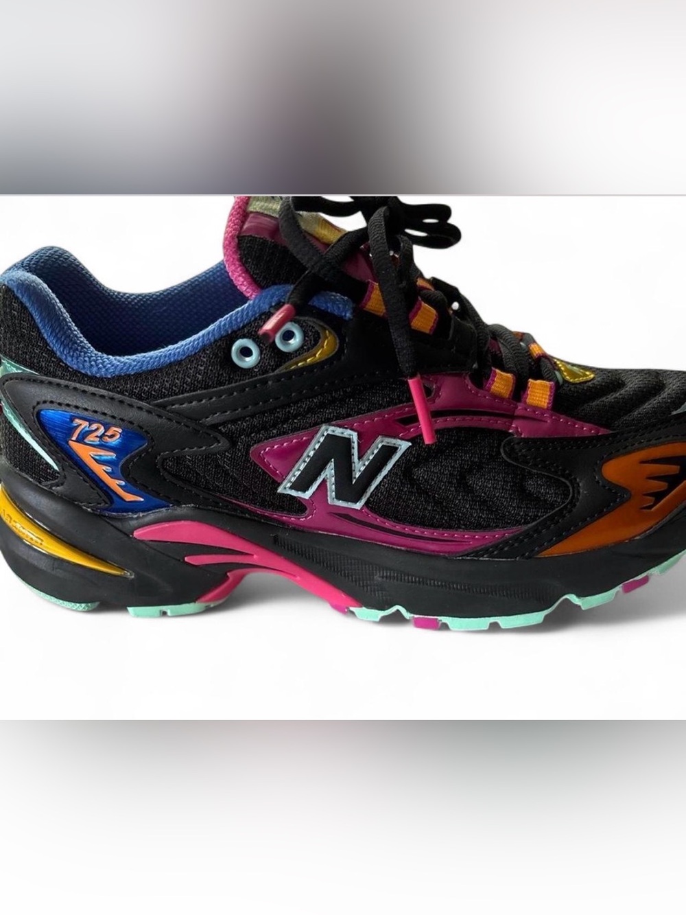 New Balance 725v1  Neon Size 6.5 M NWOB